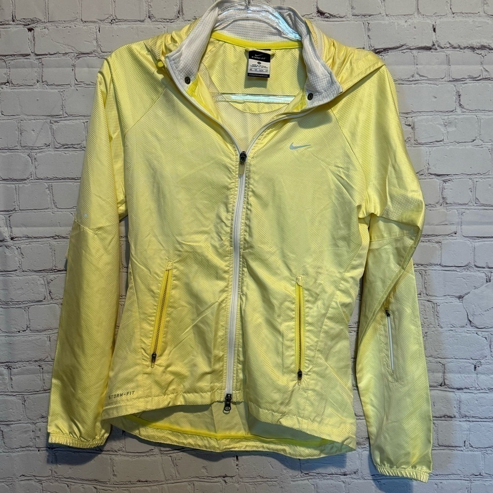 Nike Storm Fit Jacket size XS